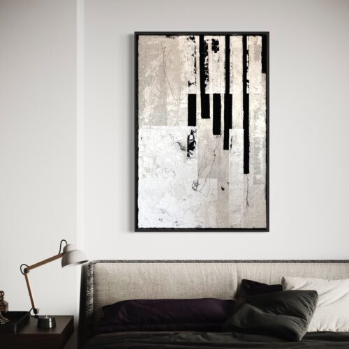 Minimalistyczny obraz o wymiarze 150x100 w odcieniach bieli, beżu, szarości i czerni, zwieszony nad łóżkiem w nowoczesnej sypialni